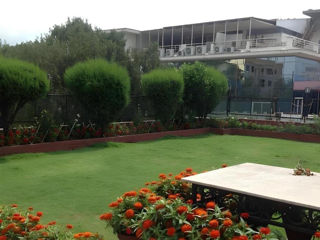 Hotel Mountain กาฐมาณฑุ ภายนอก รูปภาพ